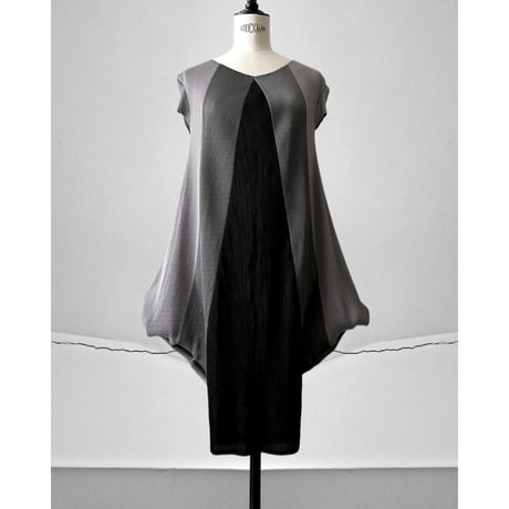 Switch Design Bell Line Pleats Dress
