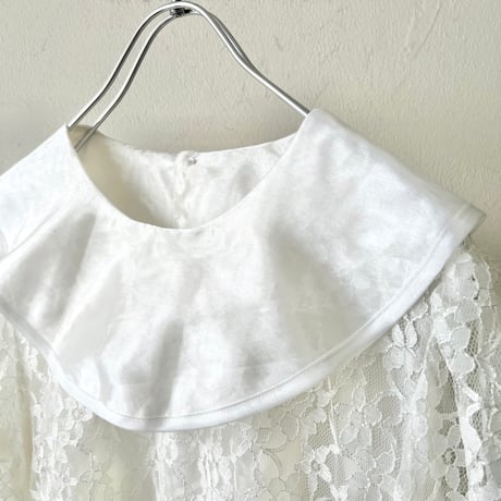 Vintage Bib Collar Lace Design Blouse