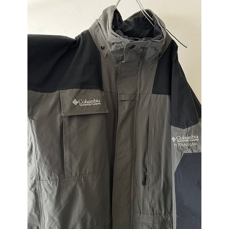 90's columbia Titanium Omuni Tech Mountain JKT