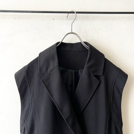 Double breasted No Sleeve Tailored JKT