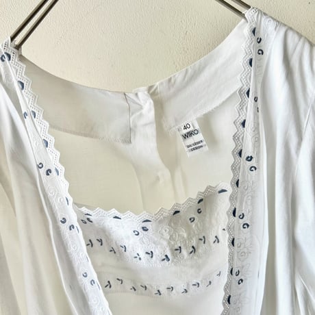 Euro Vintage Lace Design Back Button Blouse