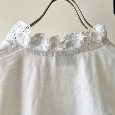 Euro Vintage Lace Design Blouse