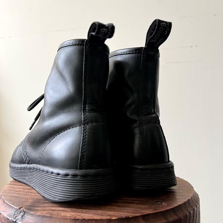 Dr.Marten's "Newton BTS" 8eye Boots