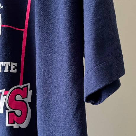 90's Fruits of the loom Print Tee (made in usa)