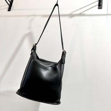 Old Coach "Black" Leather Shoulder Bag