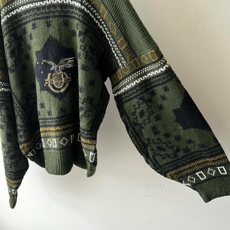 90's Embroidery Design Knit Sweater