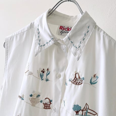 Euro Vintage Embroidery Design No Sleeve Blouse