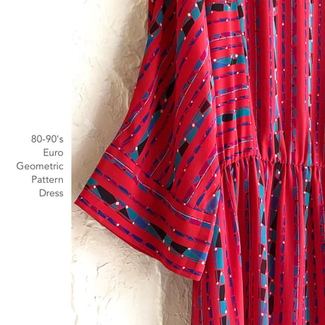 80-90's Geometric Patternワンピース