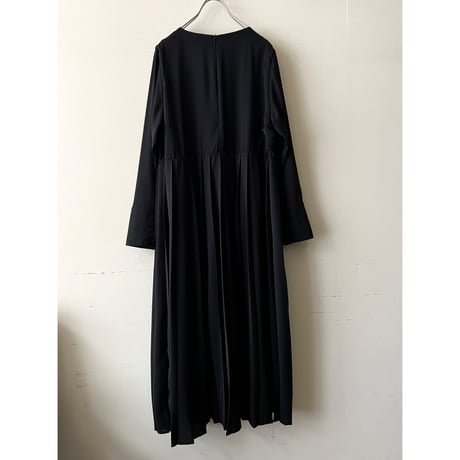 Black Color Pleats Long Dress