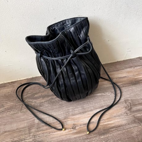 ︎Vintage Leather Drawstring Shoulder Bag