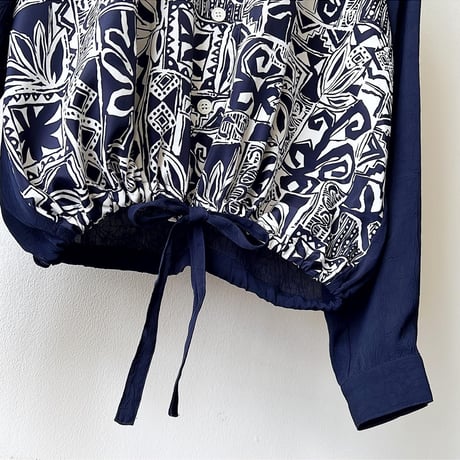 Vintage Geometric Patternショート丈ブラウス