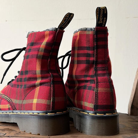 Dr.Marten's Tartan Check Canvas  8eyes Boots