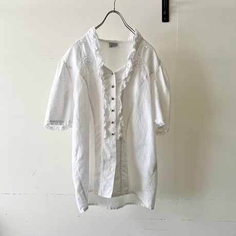 Euro Vintage Lace Design Blouse