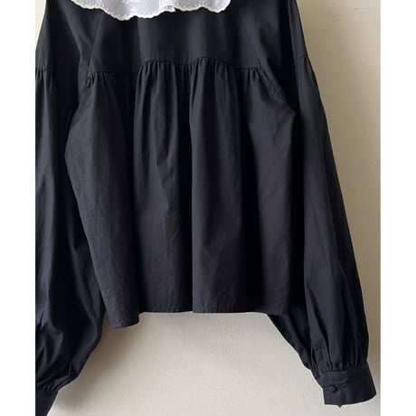 Lace Collar Gather Design Short Blouse