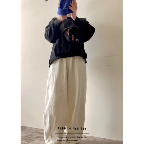 ルーズシルエットパンツ