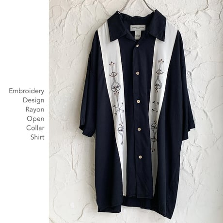 Embroidery Line Designシャツ