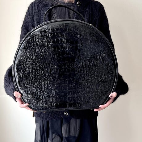 Emboss Design Big Size Round Enamel Hand Bag