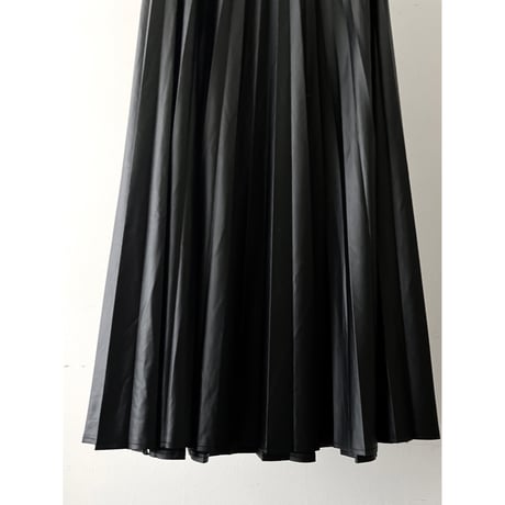 Black Color Fake Leather Long Pleats Skirt
