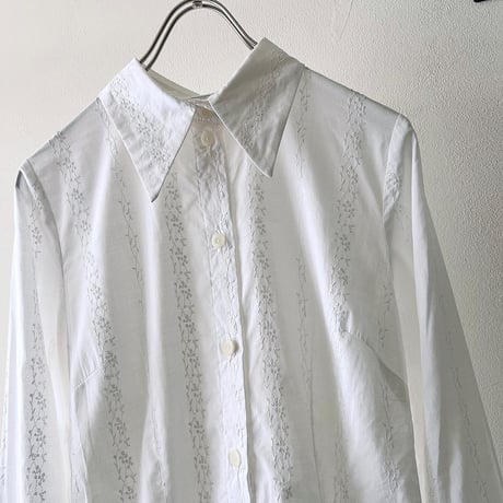 Euro Vintage Embroidery Design Bell Sleeve Blouse