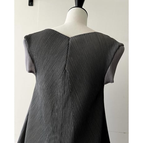 Switch Design Bell Line Pleats Dress