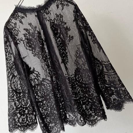 "See-through" Flower Pattern Lace Blouse