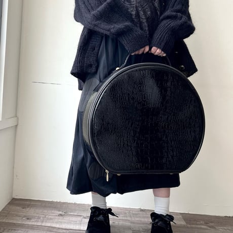 Emboss Design Big Size Round Enamel Hand Bag