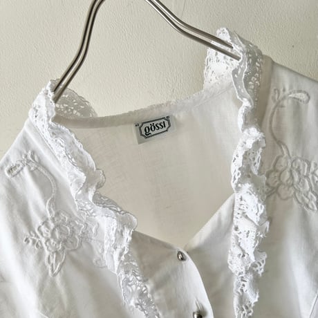 Euro Vintage Lace Design Blouse