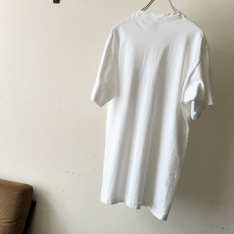 90's Fruits of the loom Print Tee (made in USA)