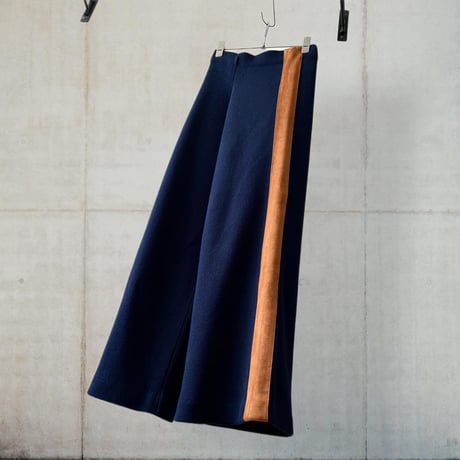 Juemi Fake Suede Line Knit Flare Pants