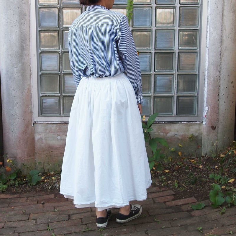 タイプライターギャザースカート＜19112A-SK＞ | white shirt, scale &