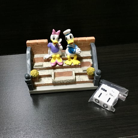 Disney ディズニー　ドナルド　デイジー　カップル　サイコロ カレンダー　デスク フィギュア