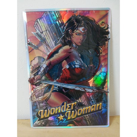 【USA直輸入】DC　ワンダーウーマン　コミック　ブリキ看板　壁掛け　プリズム　メタルサイン　看板　インテリア
