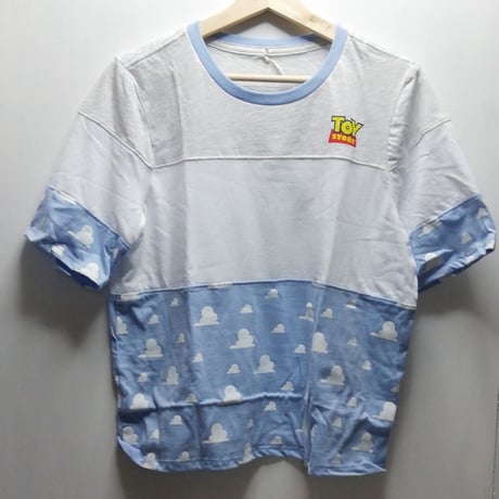 【USA直輸入】DISNEY　トイストーリー　雲柄　Toy Story ロゴ　オーバーサイズ　Tシャツ　シャツ　ディズニー　ピクサー　ウッディ　バズ　雲　アンディの部屋