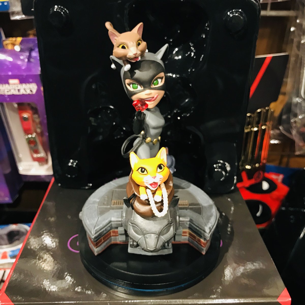 USA直輸入】 DCコミックス キャットウーマン Q-FiG Elite