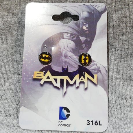 【ＵＳＡ直輸入】DCコミックス　バットマン　ロゴ　丸形　ピアス　アクセサリー　イヤリング　DC　ジャスティスリーグ