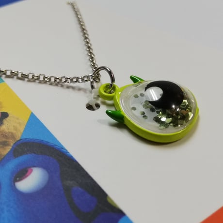 【USA直輸入】DISNEY　モンスターズインク　マイク フェイス型　シェイカー　ネックレス　ディズニー　ピクサー　アクセサリー 　ペンダント