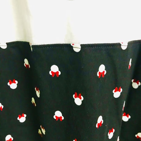 【USA直輸入】DISNEY 　ミニーマウス　 Minnie Mouse　クラップ　Ｔシャツ　ロック ＆ レトロ　総柄　アイコン　ディズニー　ミニー　ミッキーマウス