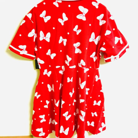 【USA直輸入】DISNEY　ミニーマウス　リボン 総柄　赤色 ワンピース　ディズニー　Dハロ　ディズニーランド　アパレル　スカート　ミッキーマウス　ミニーちゃん