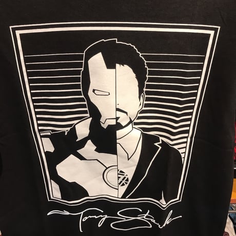 【USA直輸入】MARVEL　アイアンマン ＆ トニースターク　スプリット　Tシャツ　 TONY STARK の サイン柄　アパレル　マーベル　アベンジャーズ 　トニー スターク