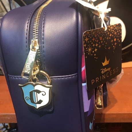【USA直輸入】DISNEY　シンデレラ城　ショルダーバッグ　ディズニー　ディズニーランド　ラウンジフライ　 Loungefly　肩掛け バッグ　キャッスル　シリーズ　シンデレラ