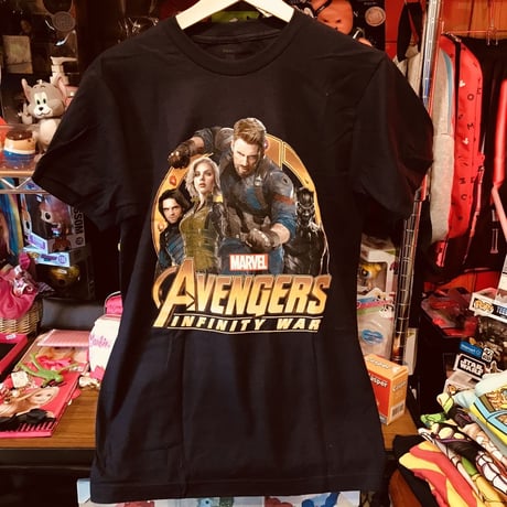 【USA直輸入MARVEL　インフィニティウォー　チーム　キャプテンアメリカ　　Tシャツ　　マーベル　　映画　MCU　アベンジャーズ