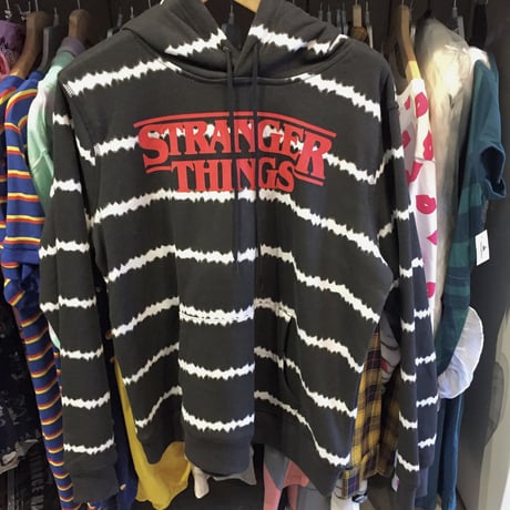 【USA直輸入】stranger things ストレンジャーシングス　ストライプ　パーカー　ネットフリックス　Netflix　海外　ドラマ　未知の世界