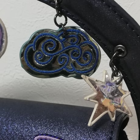 【USA直輸入】DISNEY　アラジン　ジャスミン　空飛ぶじゅうたん 　ショルダーバッグ　By Danielle Nicole　ディズニー　ラウンジフライ　 Loungefly　肩掛け バッグ