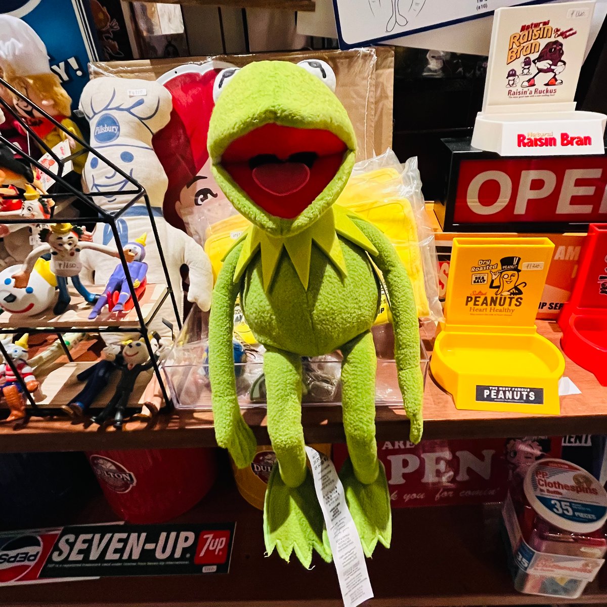 【USA直輸入】the muppets　マペッツ　カーミット　ザ　フロッグ　Kermit　　ぬいぐるみ　人形 フラッシュ　セサミストリート　マペット　 ディズニー　disney