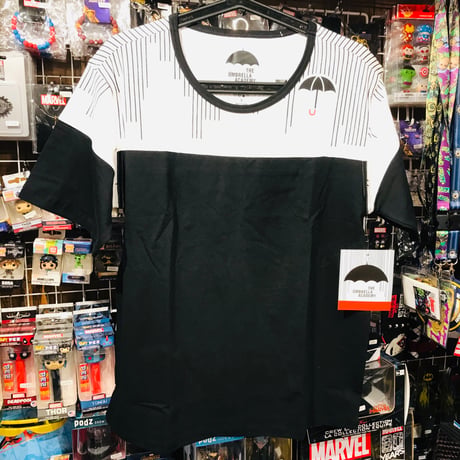 【USA直輸入】　アンブレラアカデミー　Ｔシャツ　レイン　カラー　傘　THE UMBRELLA ACADEMY　アンブレラ　アカデミー