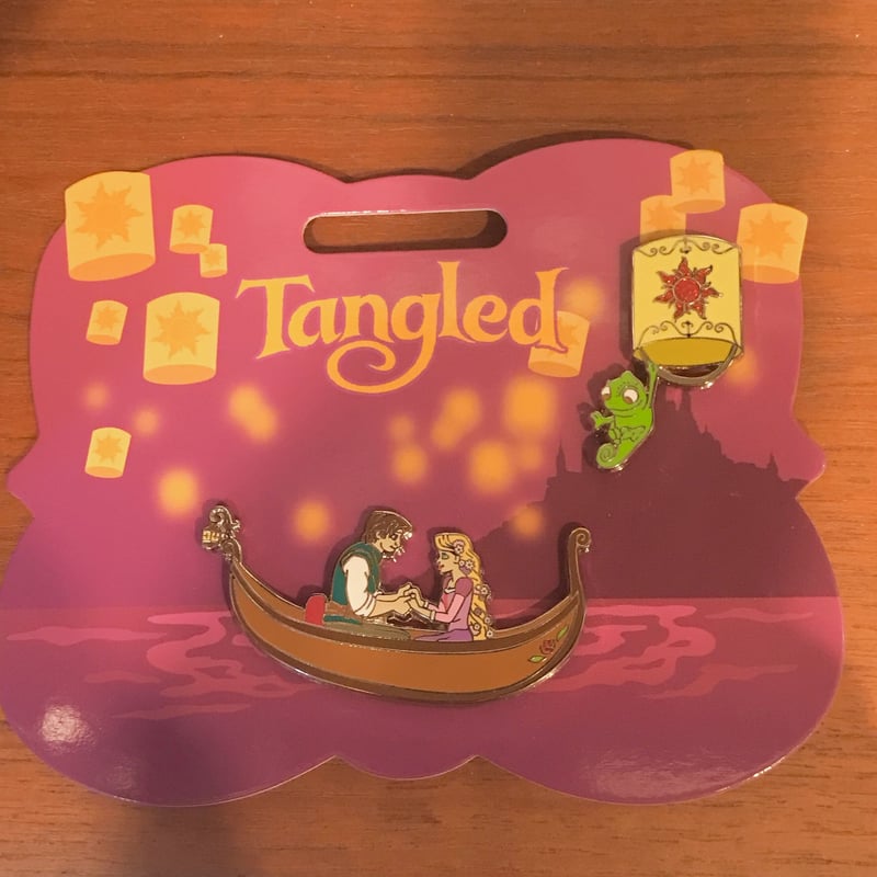 USA直輸入】Disney 塔の上のラプンツェル ピンバッチ 2点 セット USA直輸入】Disney 塔の上のラプンツェル ピンバッチ 2点 セット