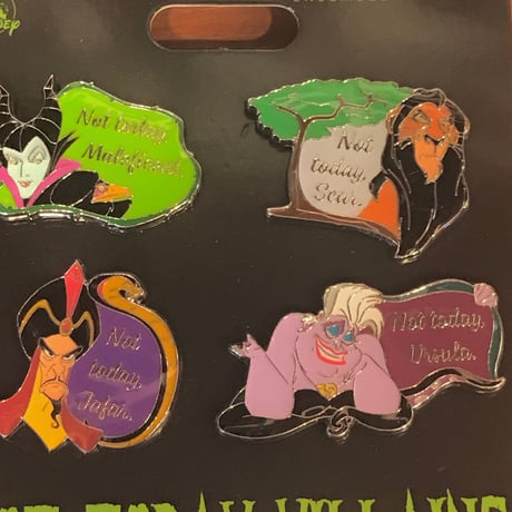 【USA直輸入】Disney　ヴィランズ　ピンバッチ　4点　セット 　ディズニー　　PIN　ピン　バッジ　VILLAINS　アースラ　ジャファー　スカー　マレフィセント