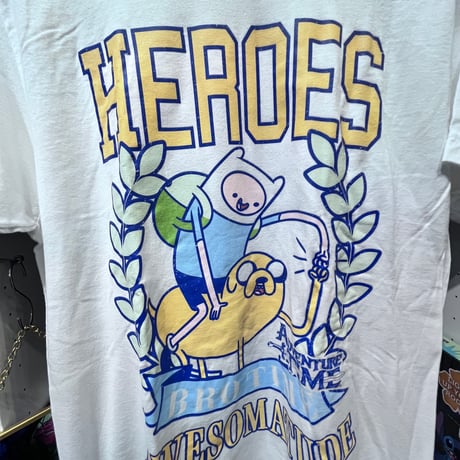 【USA直輸入】　 アドベンチャータイム　フィン　ジェイク　Tシャツ　ヒーローズ　Mサイズ　カートゥーン    Adventure Time