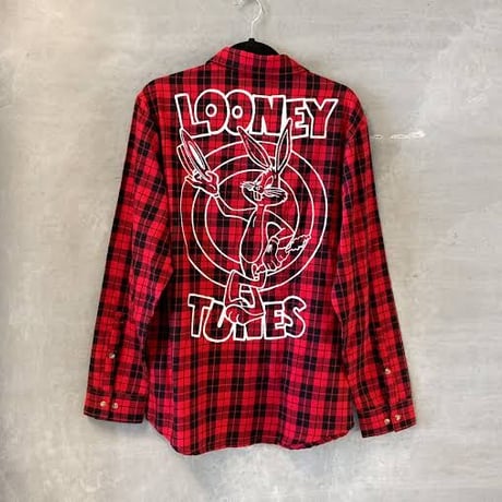 【USA直輸入】LOONEY TUNES　ルーニーチューンズ　Cakeworthy　厚着　Ｔシャツ　ルーニー　バッグス バニー Bugs Bunny　ワーナー