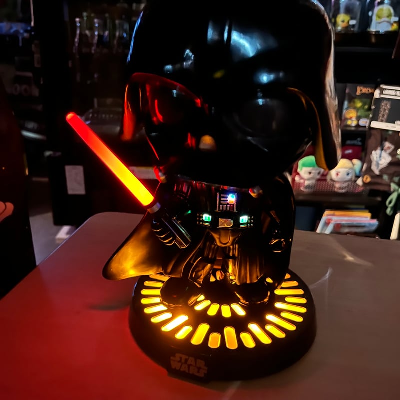 ファンコポップ 『スターウォーズ』ダースベイダー　10インチ　ライト&サウンド Amazon.com: POP Star Wars: Darth Vader Electronic with